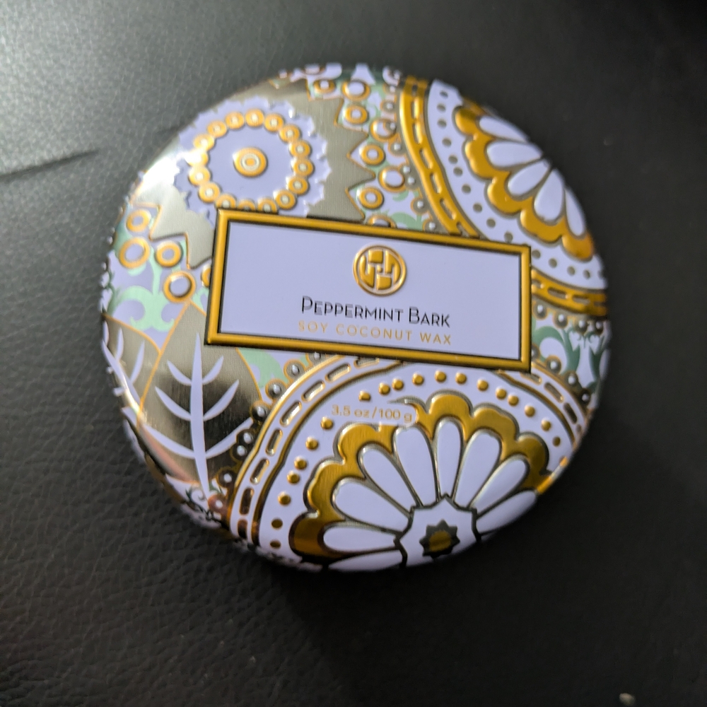 Source Unknown Peppermint Bark Soy Coconut Wax Tin